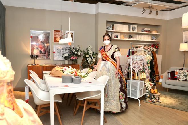 Ikea y la fallera mayor diseñan "el salón de Carmen Martín"