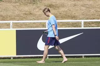 Cabreo en el Barça con De Jong: seis semanas sin mejorar y sigue evitando el quirófano