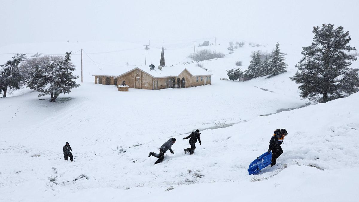 Fuertes nevadas en el sur de California