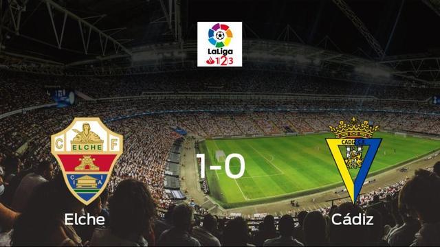 El Elche se lleva la victoria en casa frente al Cádiz (1-0)