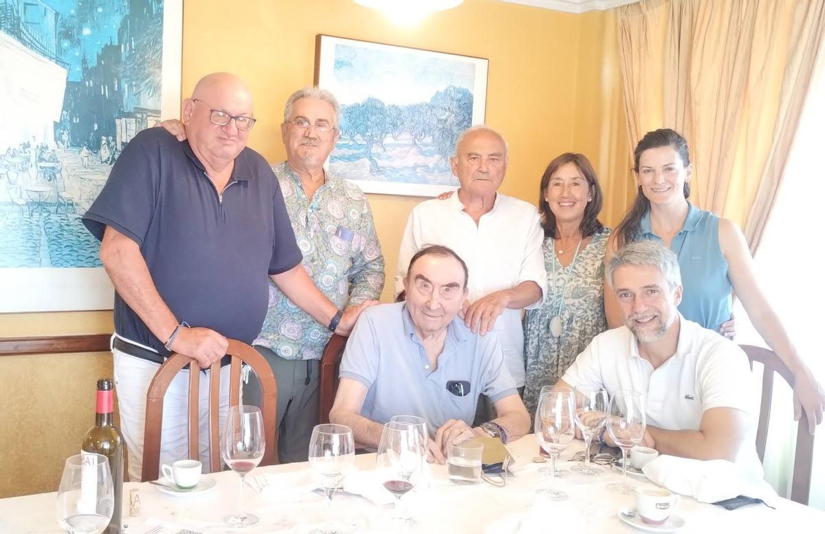 Balbino Ron, Germán Muiña, Emilio Reiriz junto a Ana Ortega, Franganillo y Graciano García.