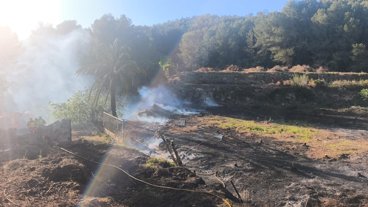 Aspecto del terreno donde se ha producido el incendio en Valletes de Gallo.