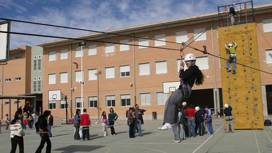 Vista parcial del IES Victoria Kent.