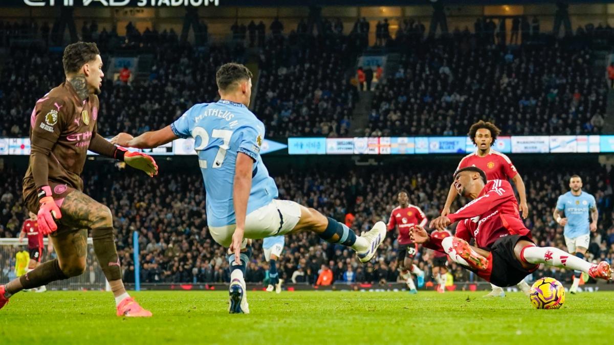 Matheus Nunes cometió un error muy grave en el City-Unitedq