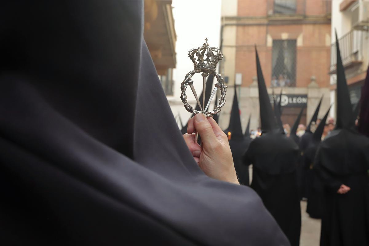 El Cristo de la Expiración se alza sobre Capitulares El Cristo de la Expiración se alza sobre Capitulares