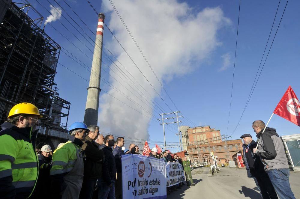 Protestas de los trabajadores de Lada por el futuro de la térmica