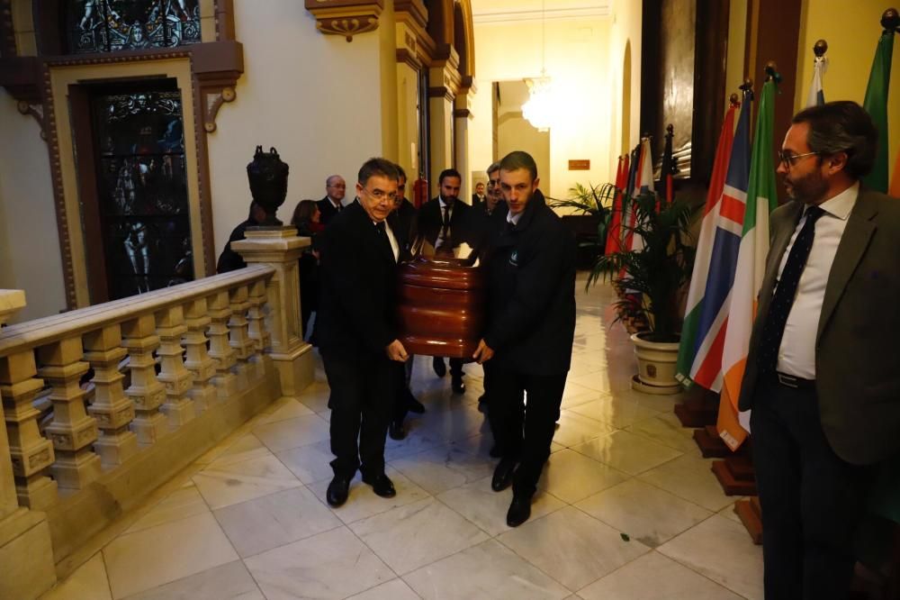 Capilla ardiente de Eugenio Chicano en el Ayuntamiento de Málaga.