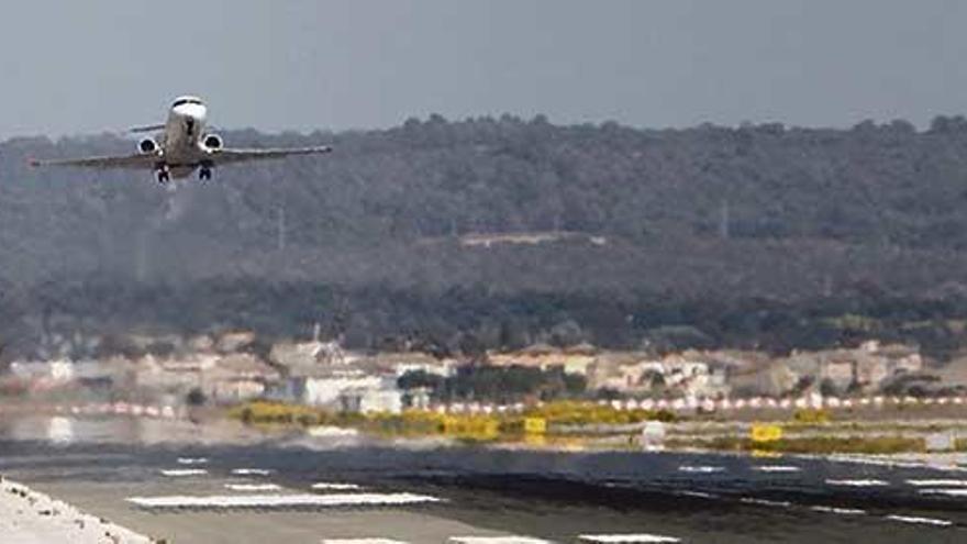 Flugzeug an Palmas Flughafen.