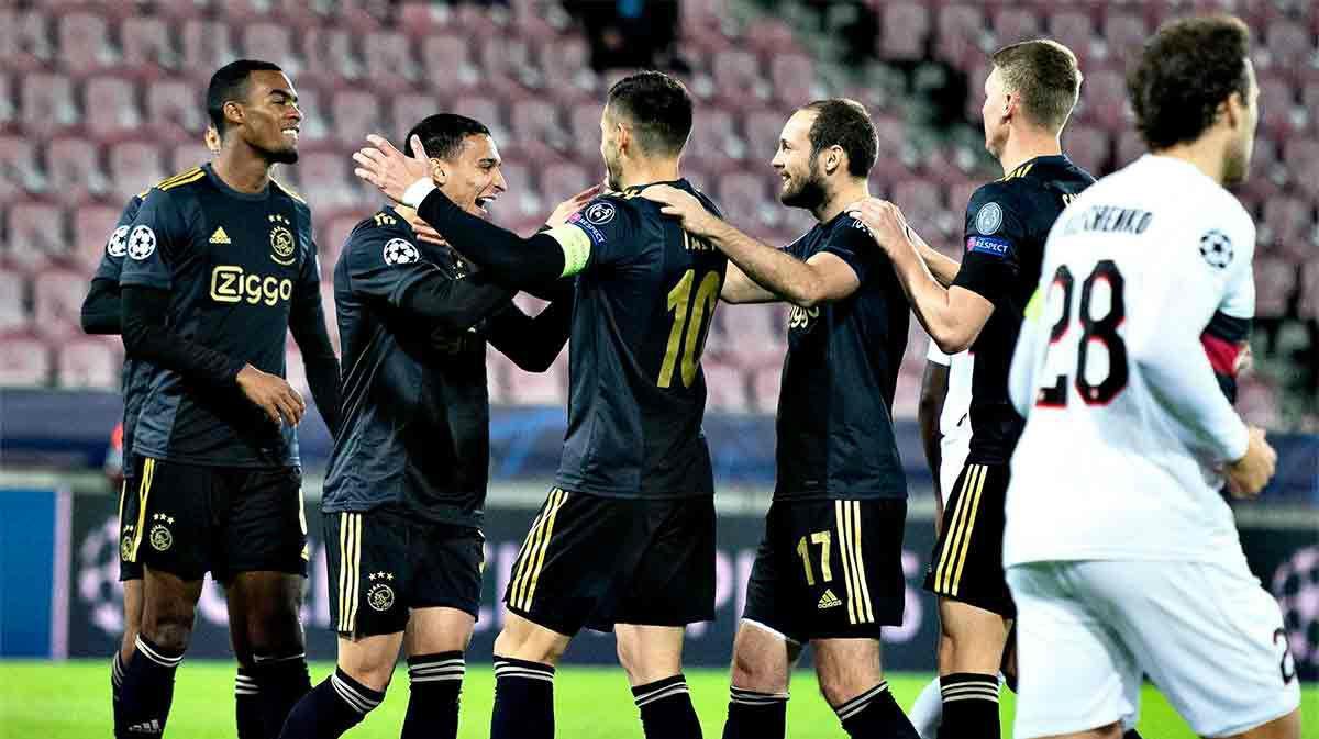 El Ajax doblega al Midtjylland