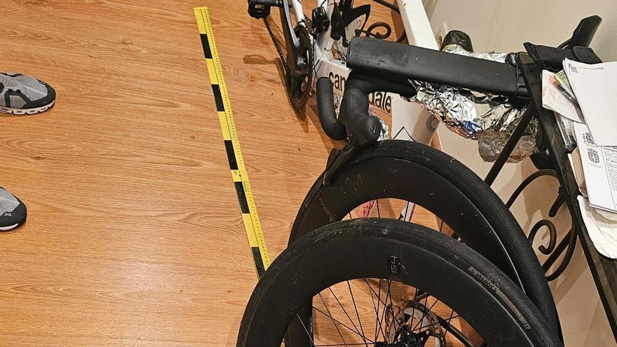La Guardia Civil encuentra en Xaxán la bicicleta de competición robada en Lalín