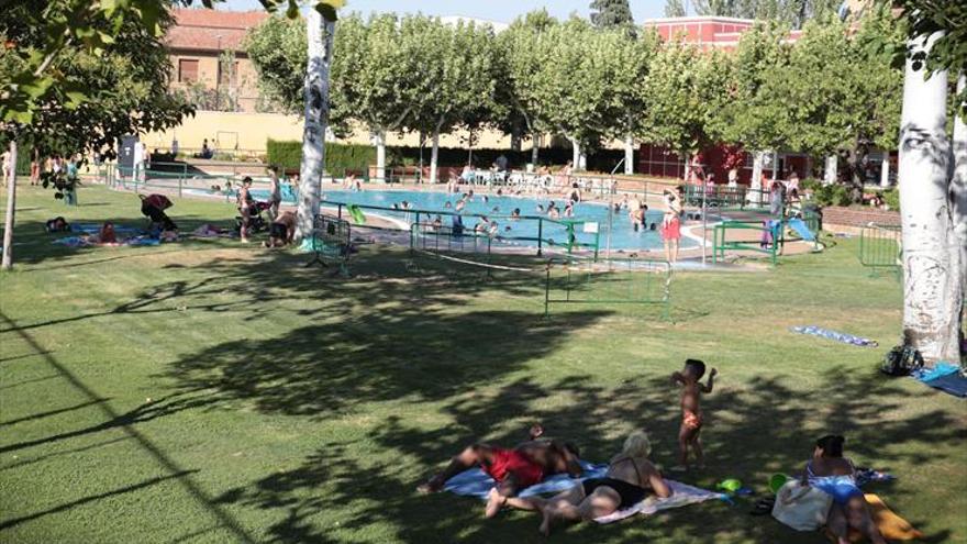 Las piscinas municipales de verano superan los 900.000 usos