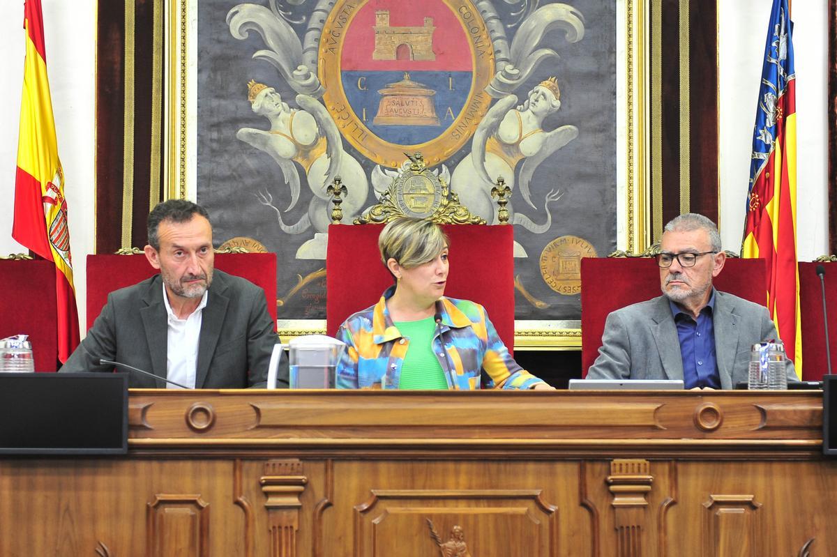 Tamarit durante la constitución del Patronato del Palmeral en Elche