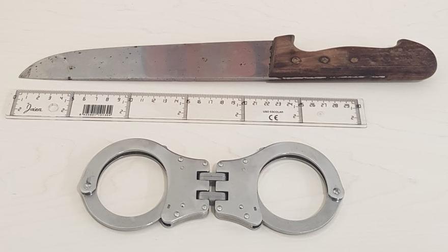 Detingut per atacar dos homes amb un ganivet de cuina a Castelló