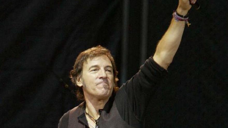 Bruce Springsteen, durante su actuación en Gijón en 2003.