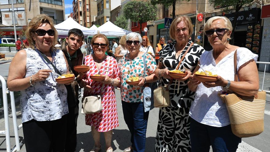 Almassora vive el día grande de sus fiestas: reparte 8.000 raciones de arroz de les Calderes