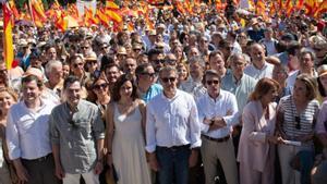 Feijóo exigeix eleccions a Sánchez en la manifestació contra el Govern