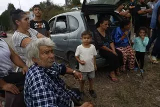 En imágenes: El incendio de una chabola en La Paxarada de Luanco