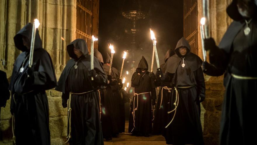 Estas son las calles por las que pasará el Cristo Negro en Cáceres