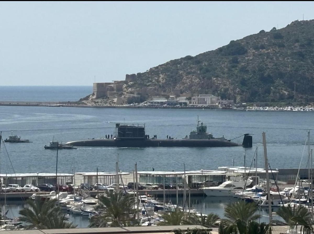 El S-82 en el puerto de Cartagena