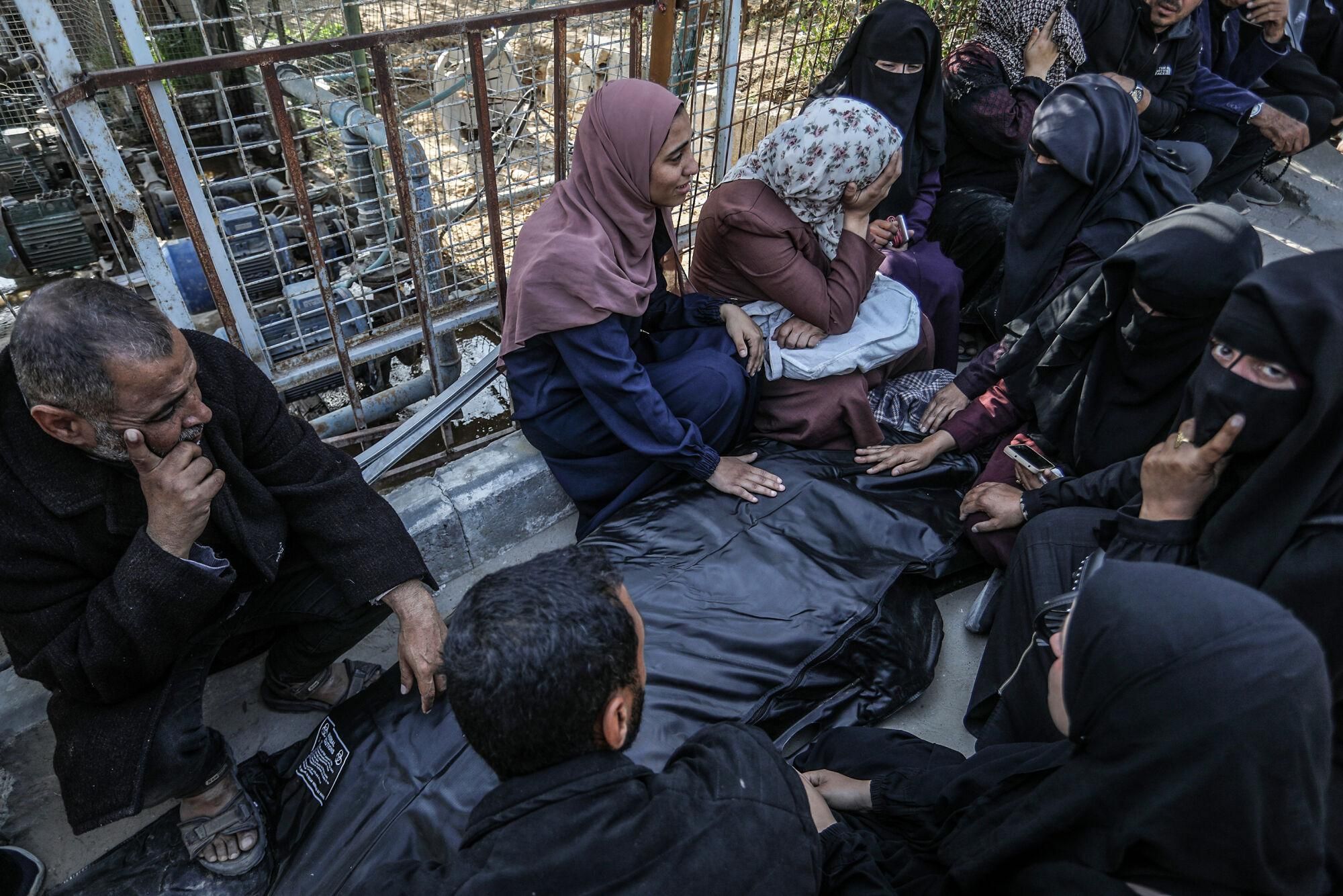 El ataque con el que Israel ha roto la tregua en Gaza, en imágenes.