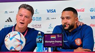 Van Gaal la lía otra vez: "Con Memphis nos besamos en la boca"