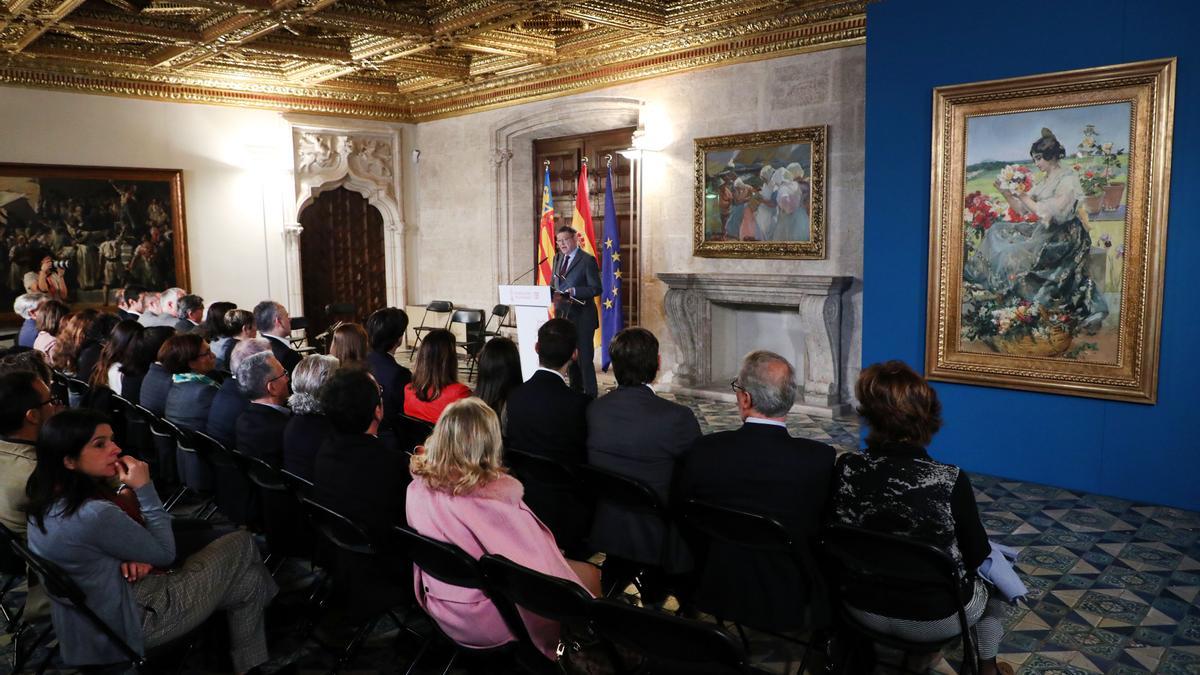 Acto de formalización de la compra de la colección Lladró