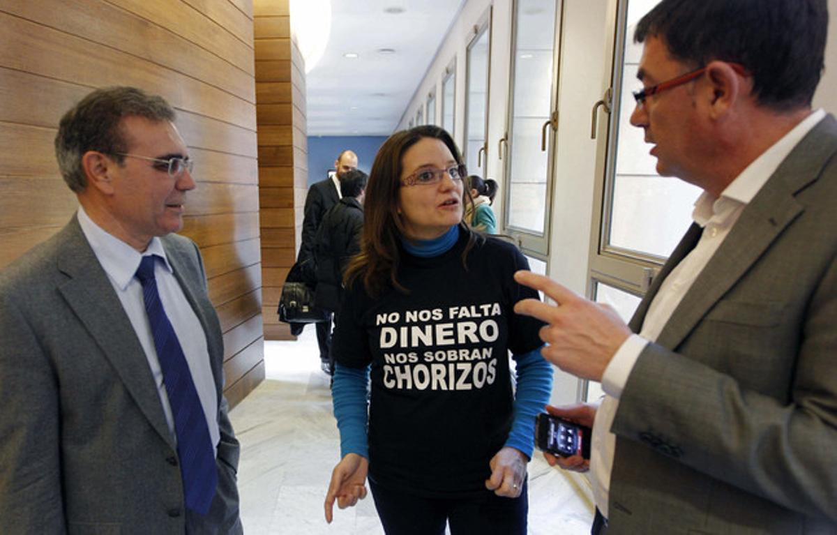 Mónica Oltra, amb la samarreta de la polèmica. Mónica Oltra, amb la samarreta de la polèmica.