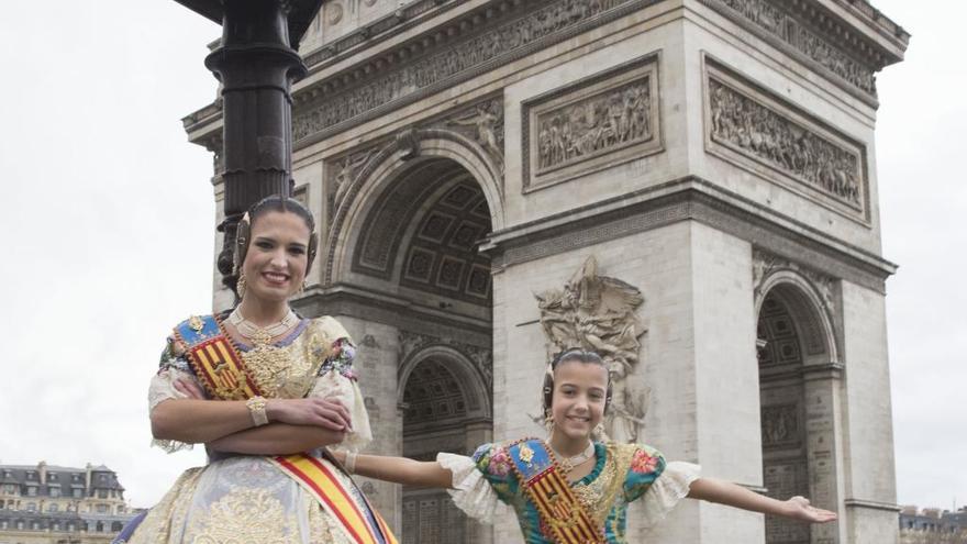 Alicia Moreno y Sofía Soler repiten el viaje a París del Extra Fallas de Levante-EMV