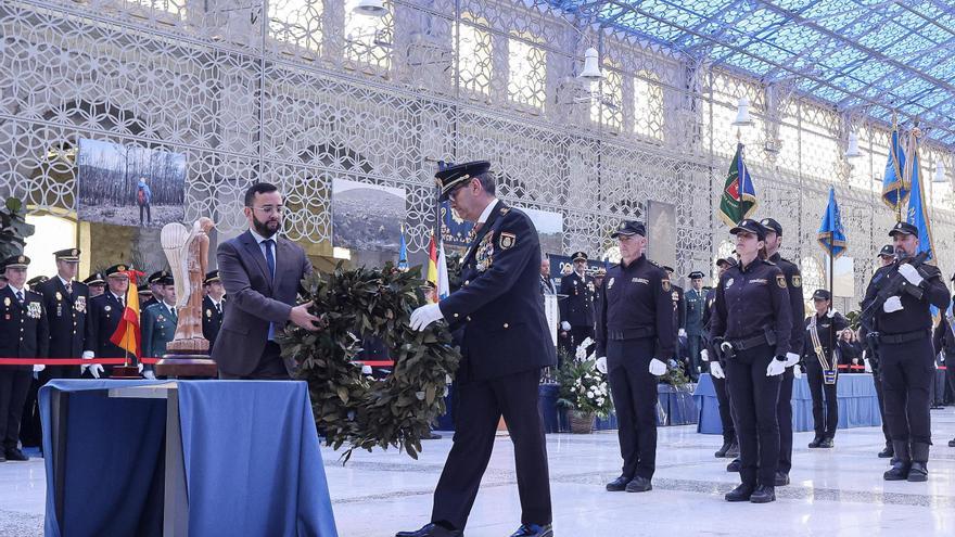 Las fotos de la conmemoración en Casa Mediterráneo del 200 aniversario de la creación de la Policía Nacional