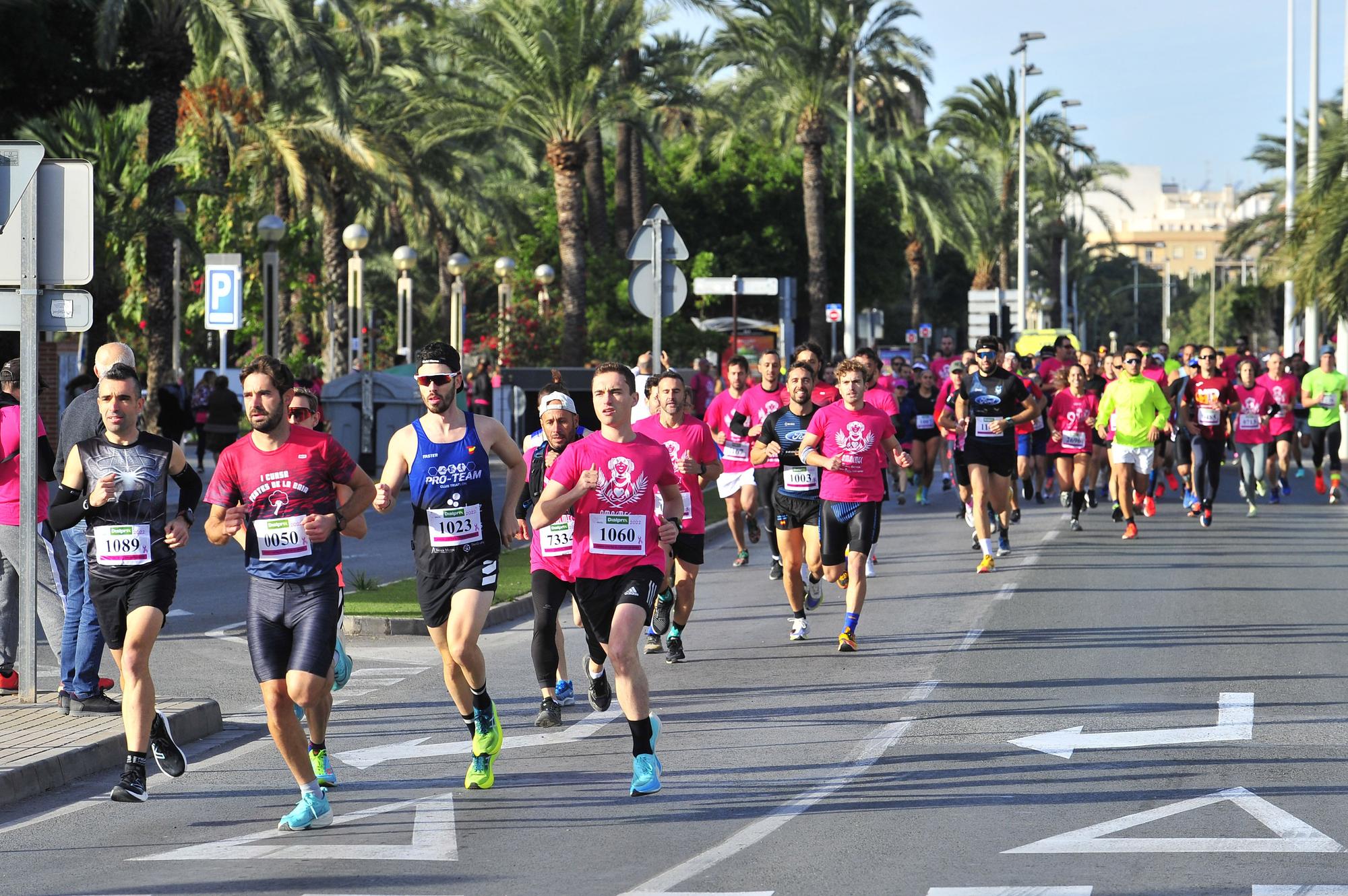 Más de 8.000 solidarios con el cáncer de mama en Elche