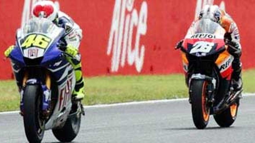 Rossi vence y Pedrosa queda segundo en la prueba de MotoGP del Gran Premio de Italia