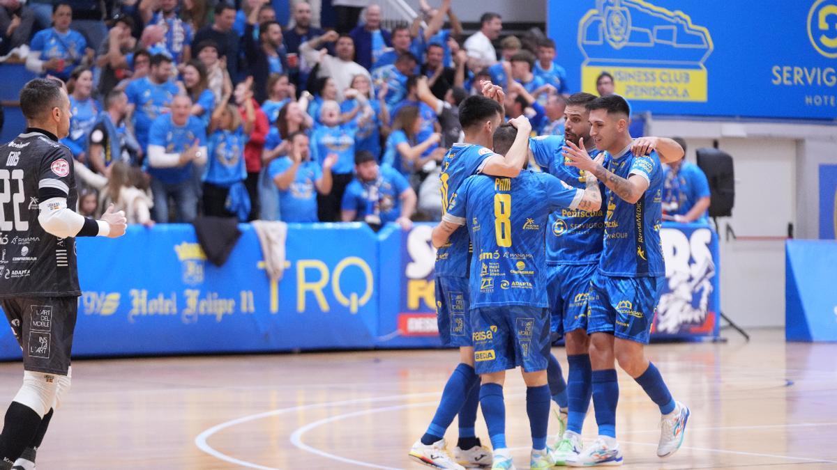 El Servigroup Peñíscola se llevó los tres puntos este sábado ante Viña Albali Valdepeñas .