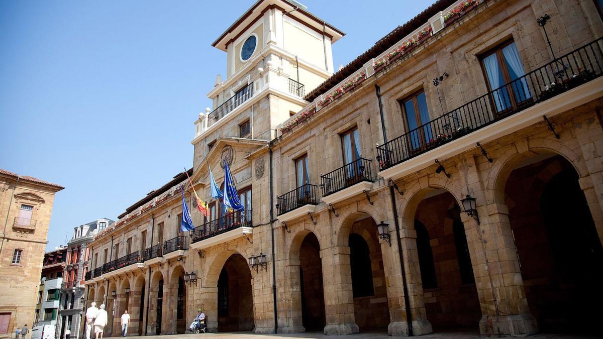 La fachada del Ayuntamiento de Oviedo. | Julián Rus