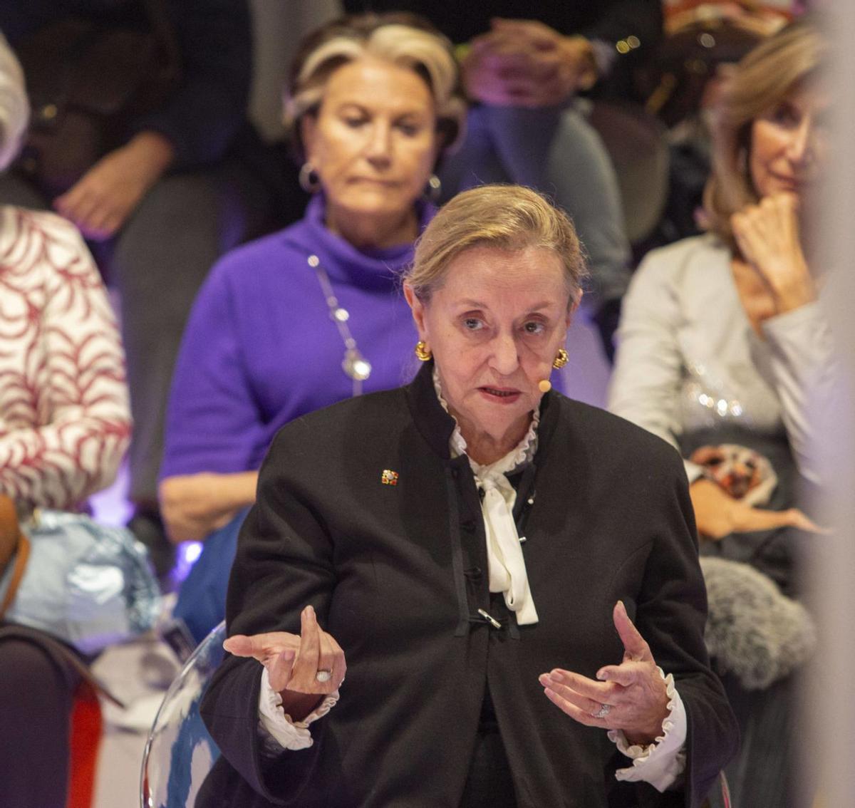 Amelia Valcárcel, ayer, durante su charla. | David Cabo