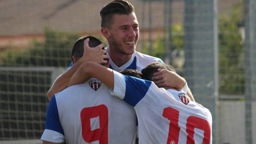 Celebración de uno de los goles de ayer del filial.