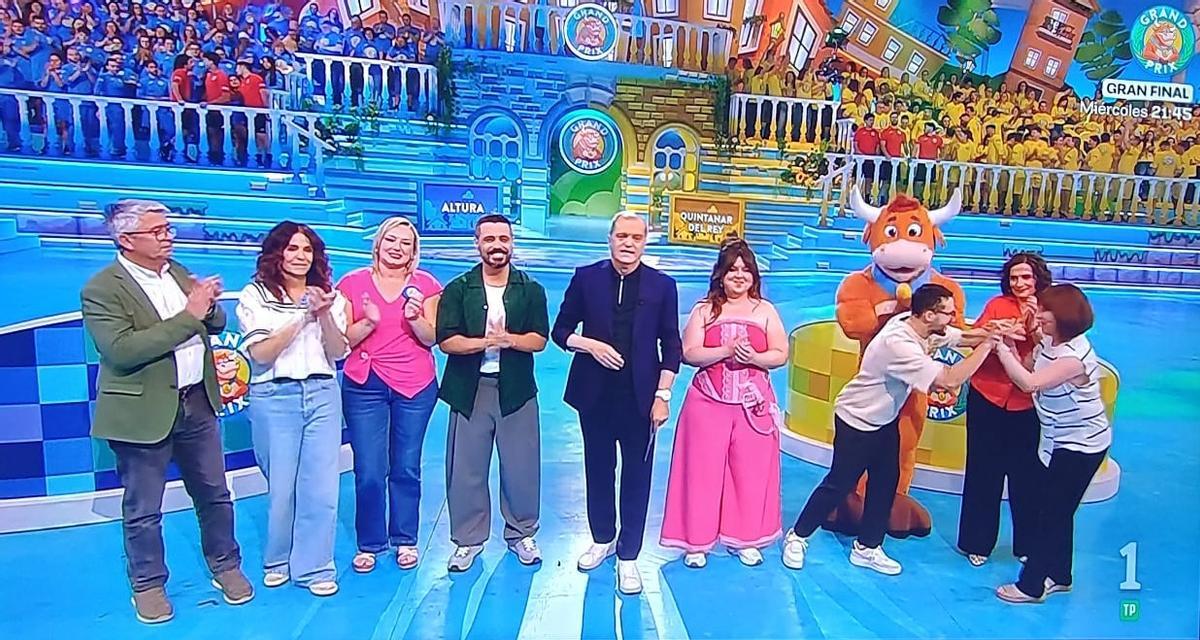 Foto de familia tras imponerse Quintanar del Rey en la segunda semifinal.