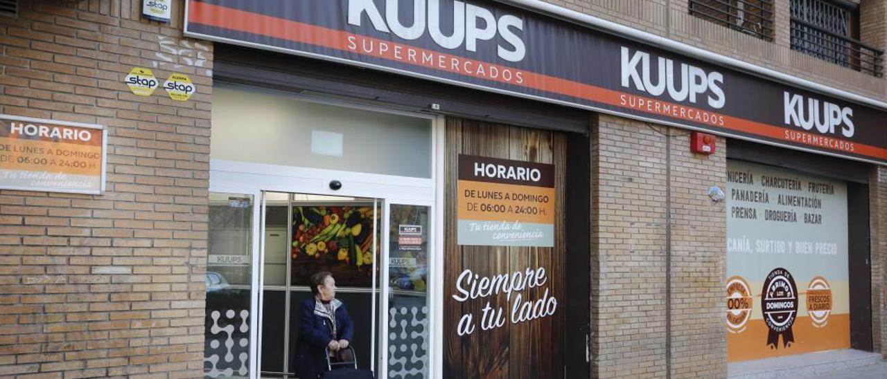 Economía sanciona a una de las cadenas de supermercados que abre en domingo