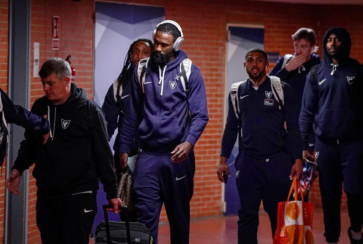 Los jugadores del UCAM Murcia antes de medirse al Unicaja en el Carpena la pasada jornada.