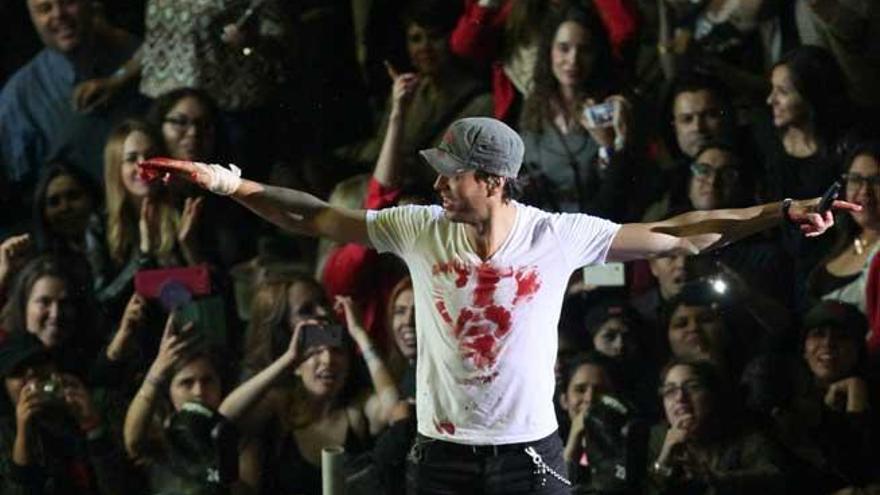 Enrique Iglesias, tras sufrir su accidente.