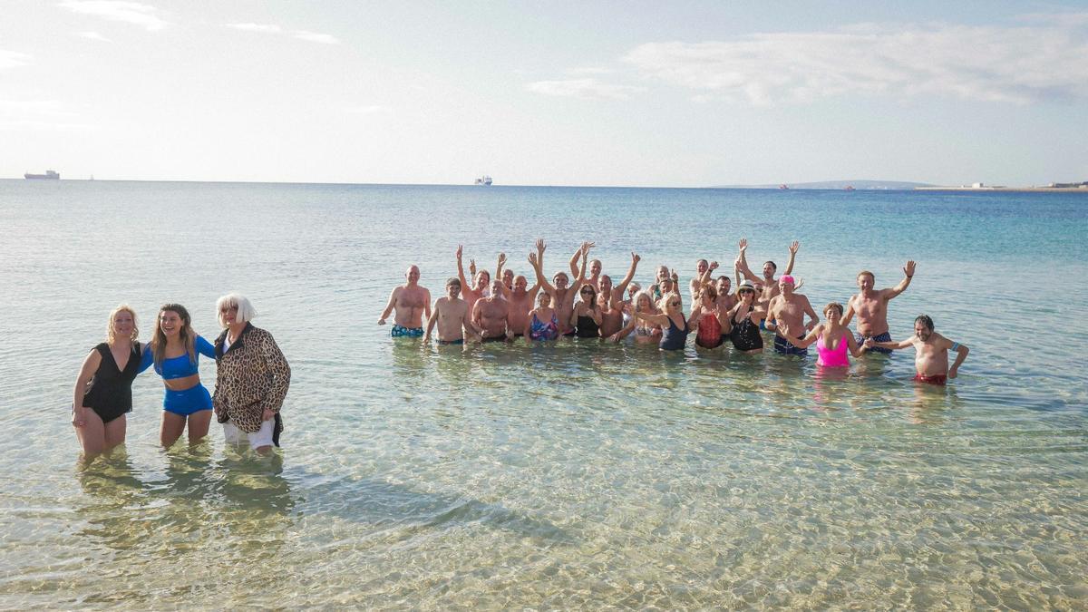 El primer chapuzón de 2025 en Mallorca, en imágenes