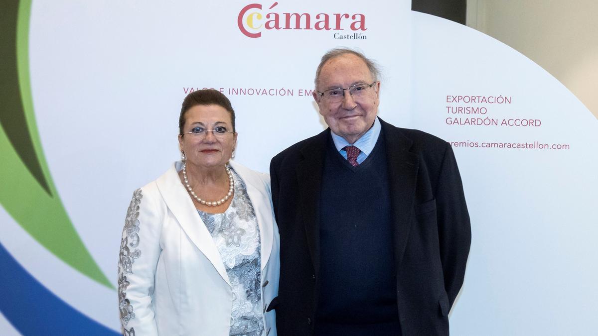 La presidenta de la Cámara de Castellón, María Dolores Guillamón, con el presidente de Cámara España, José Luis Bonet.