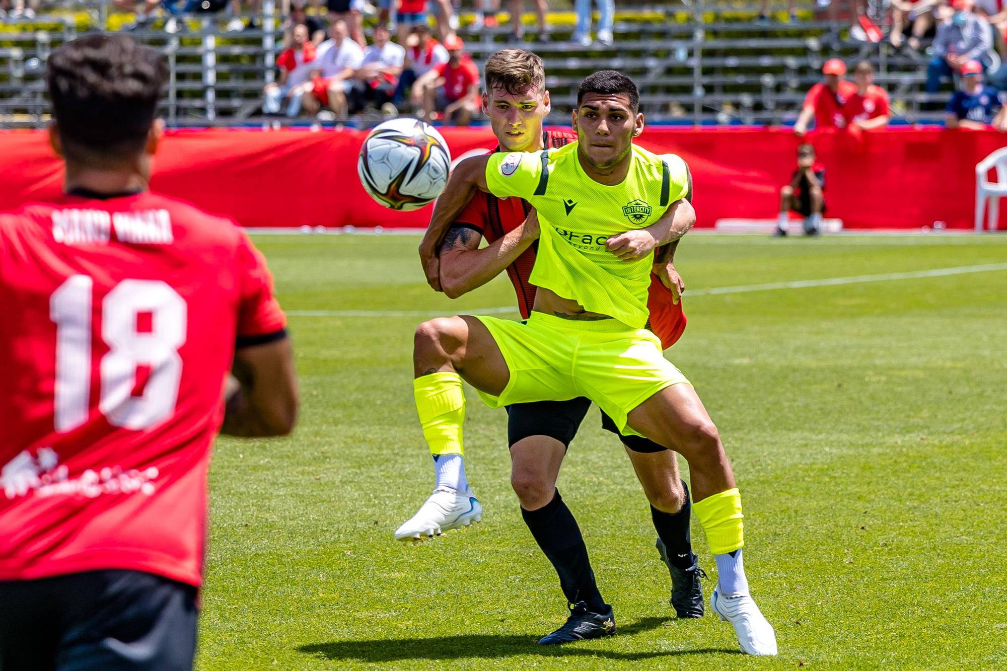 Un empate valía al Intercity en La Nucía para lograr el ascenso directo a Primera RFEF como campeón del grupo 5 de Segunda RFEF. Y un punto lograron los hombres dirigidos por Gustavo Siviero, en un ejercicio de resistencia y orden defensivo