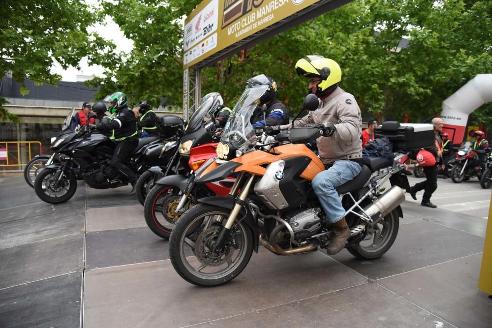 Desenes de motos arranquen la seva marxa a Manresa