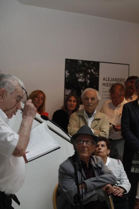 Inauguración de la exposición de Alejandro Mieres en el Museo Baroja