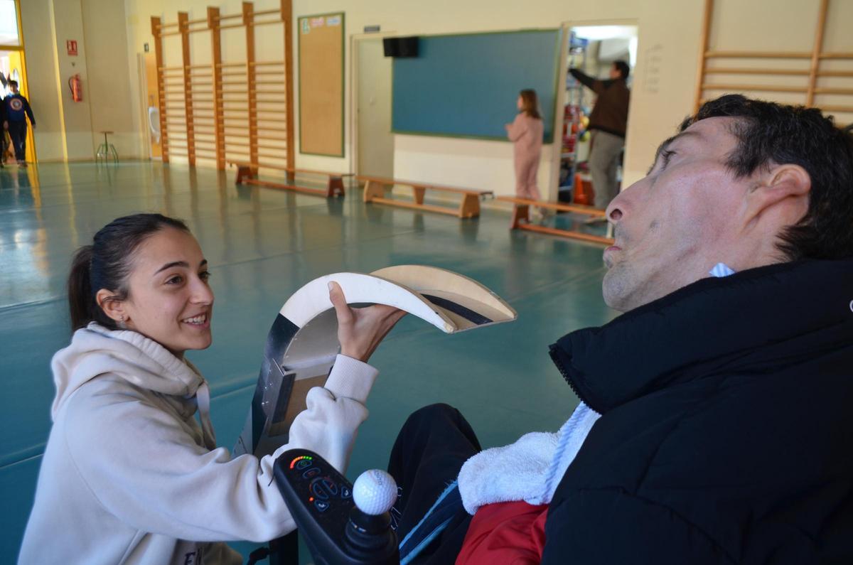 Una de las acciones de Aspromivise en centros educativos.