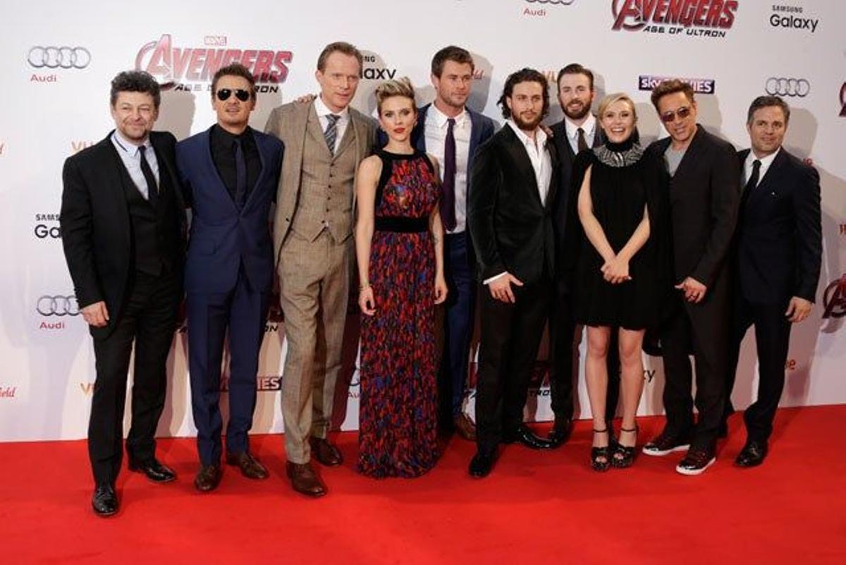 Todos en el estreno londinense de 'Los Vengadores: la era de Ultrón'