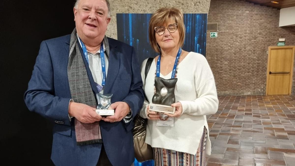 Representantes del hospital con los premios obtenidos en Madrid.