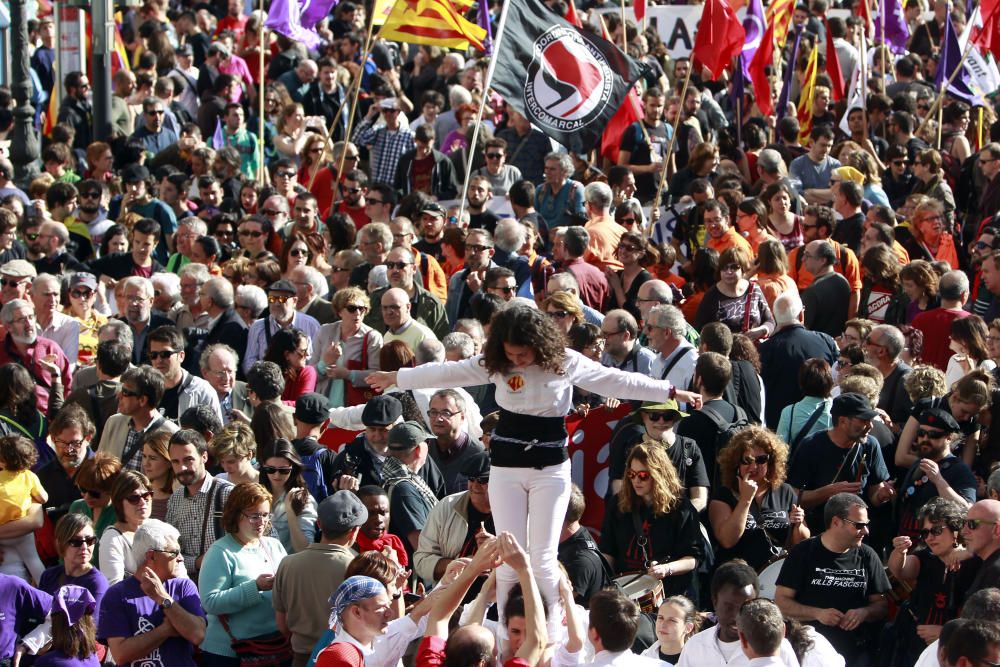 Manifestación en Valencia con motivo del 25 d'Abril