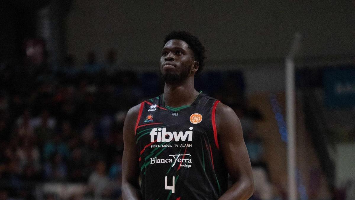 El mallorquín Fallou Niang durante uno de los partidos con el Fibwi de esta temporada.