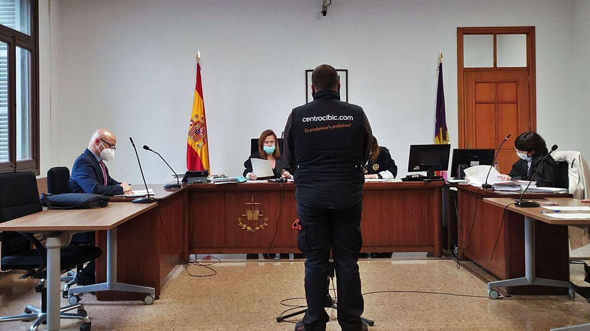 El joven condenado, este jueves durante la vista celebrada en un juzgado de lo penal de Palma.